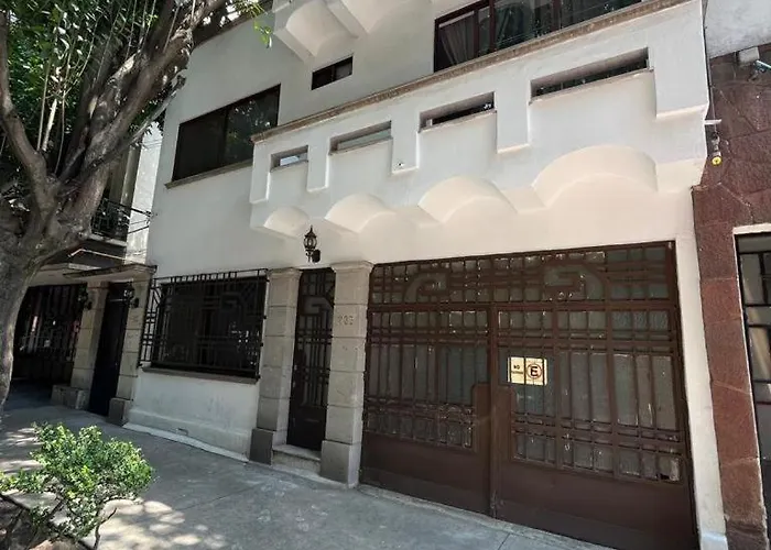 Pensión Am Cinco Condesa 2*